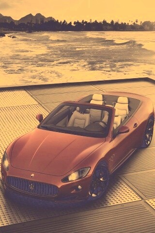 Мазерати на берегу моря обои