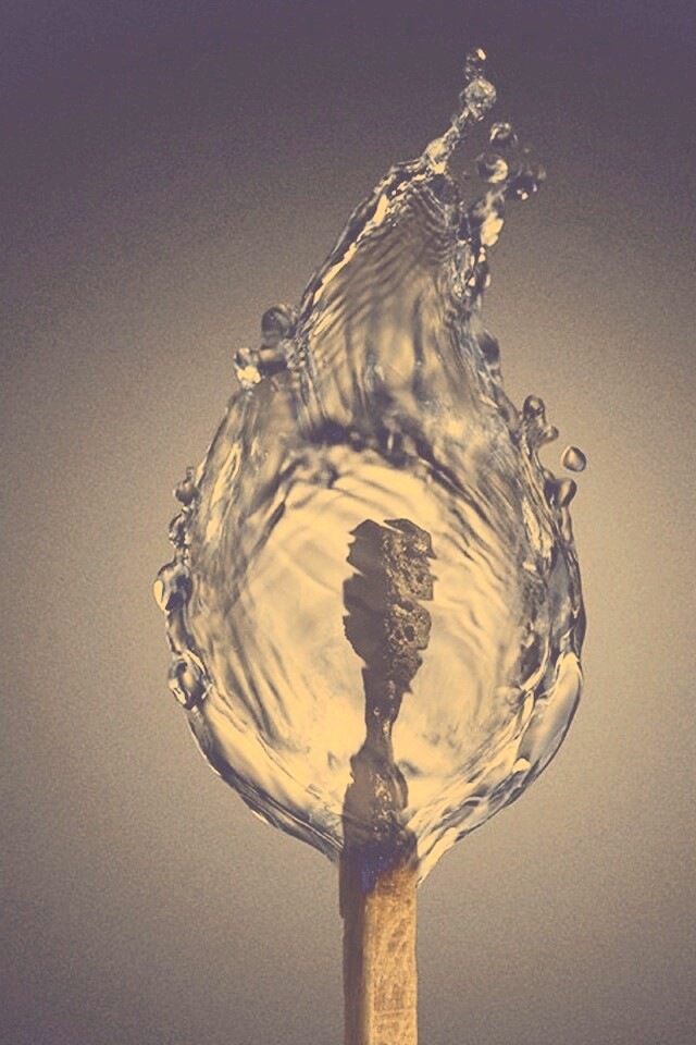 Водяное пламя спички обои