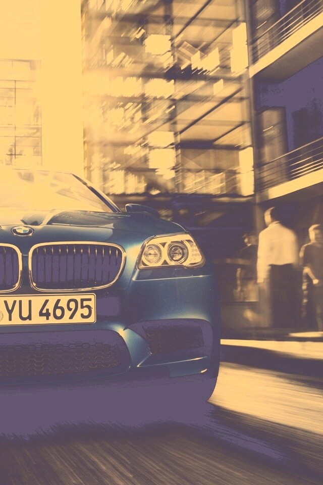 BMW покоряет городскую улицу обои