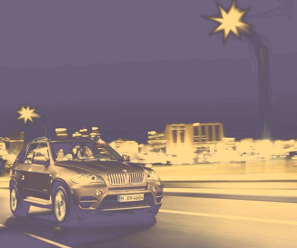 Пара в BMW X5 обои
