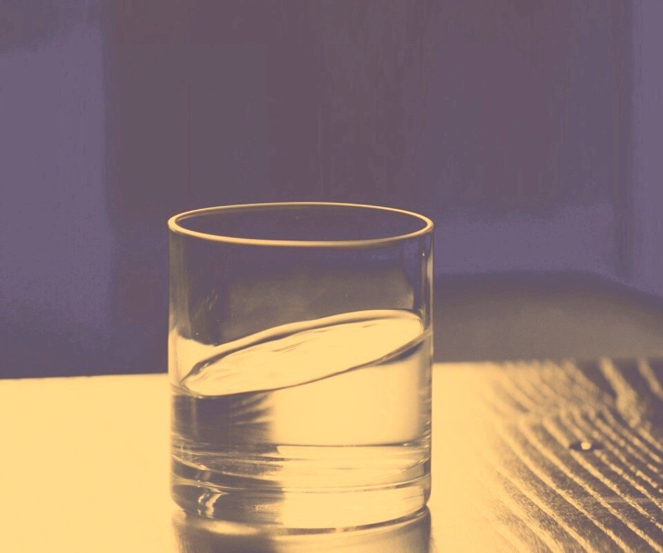 Стакан воды из Начала обои