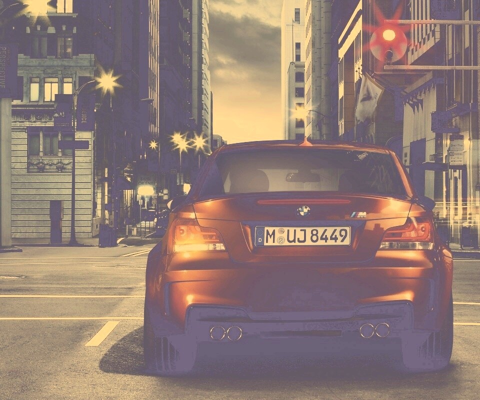 BMW M1 на улицах города обои