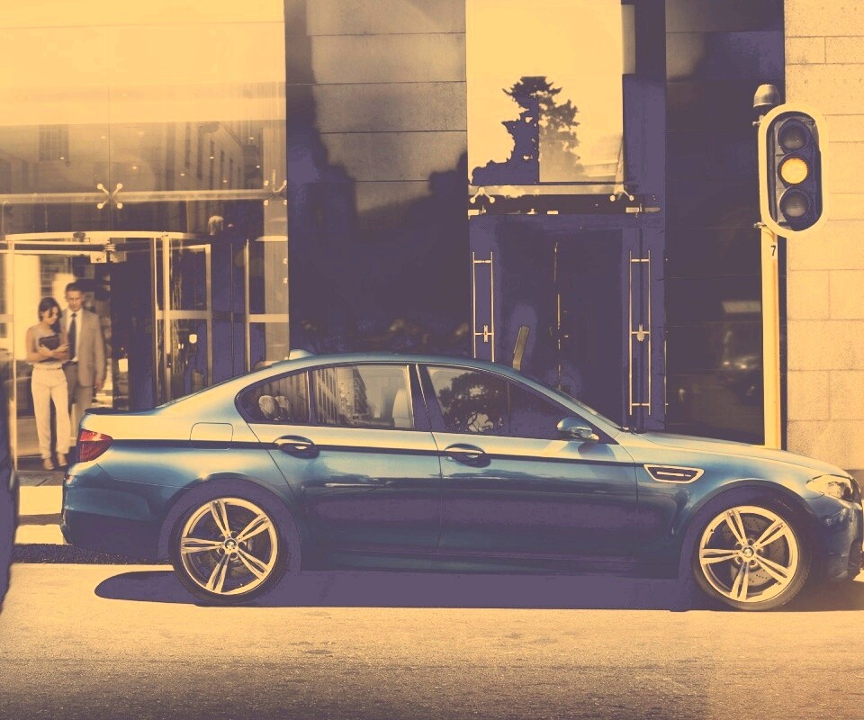 BMW F10 на светофоре обои