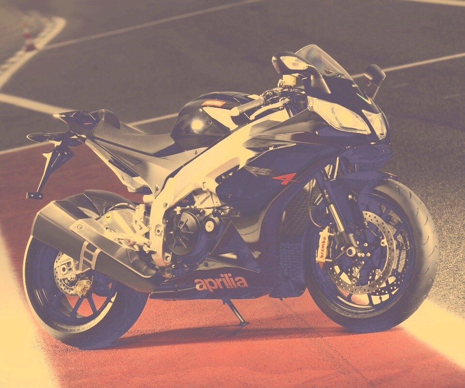 Aprilia на треке обои