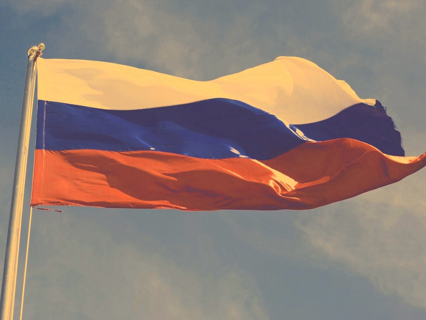 Флаг России на флагштоке обои