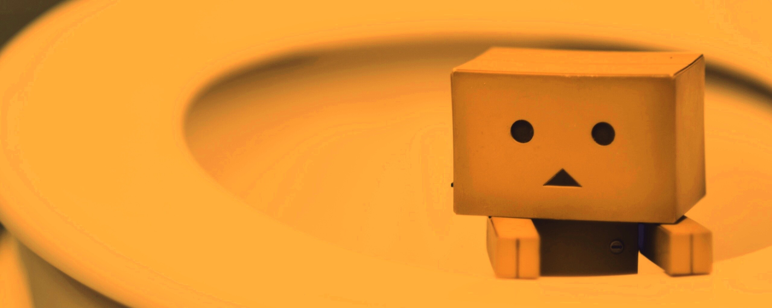 Danbo в унитазе обои