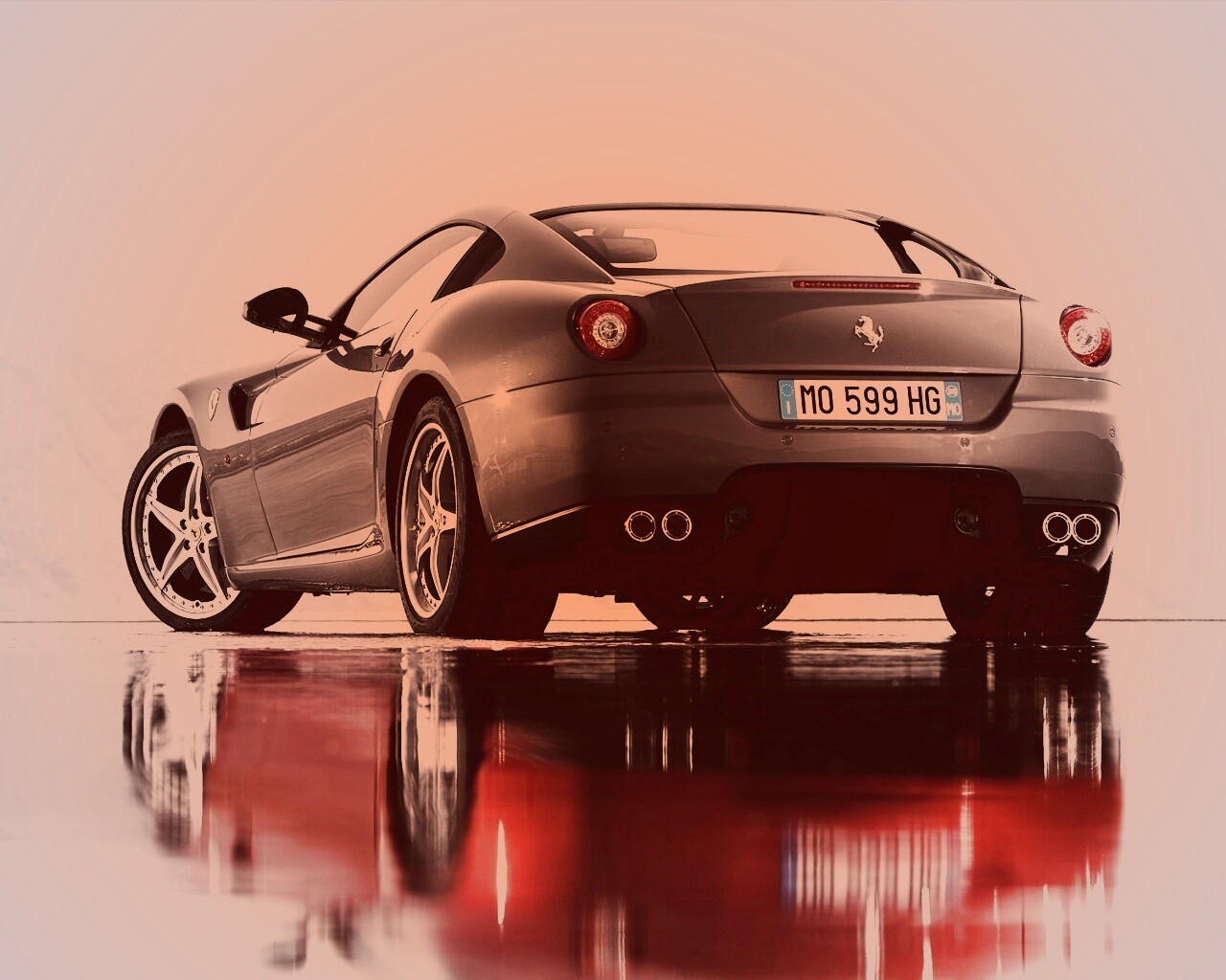 Ferrari в отражении обои