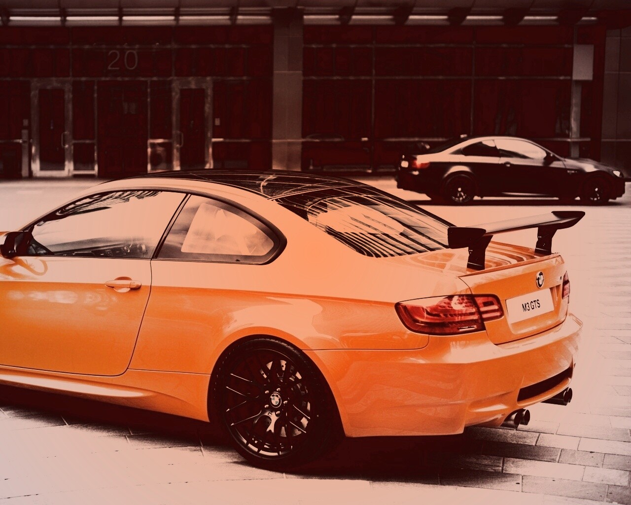 Оранжевый BMW M3 обои