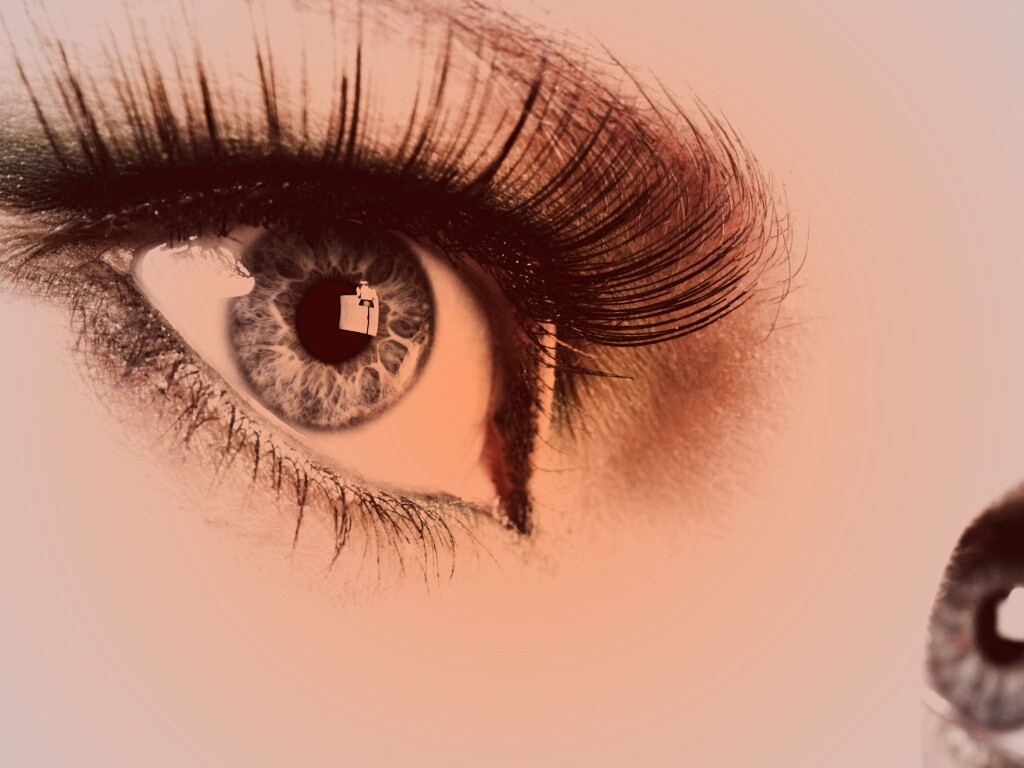 Глаза цвета стали обои