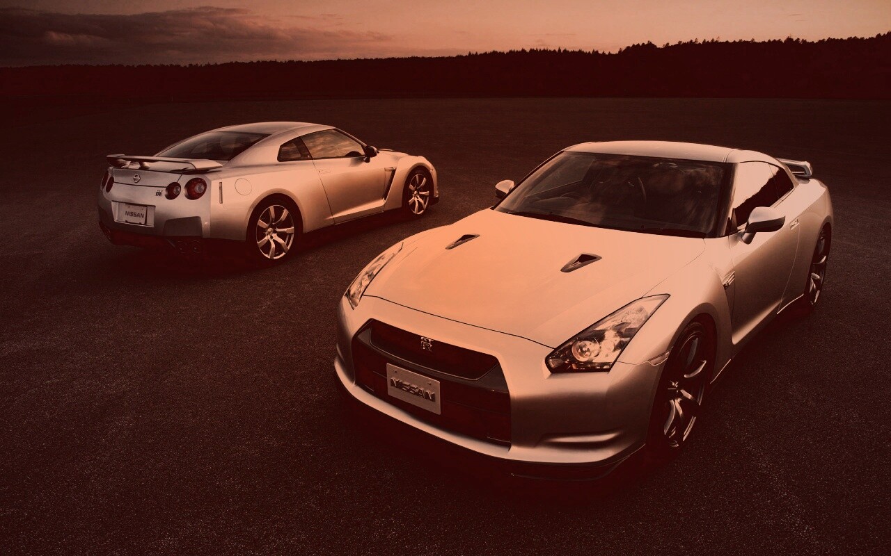 Nissan с двух ракурсов обои