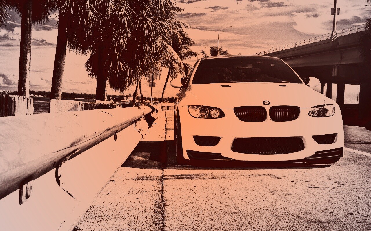 BMW в тропиках обои