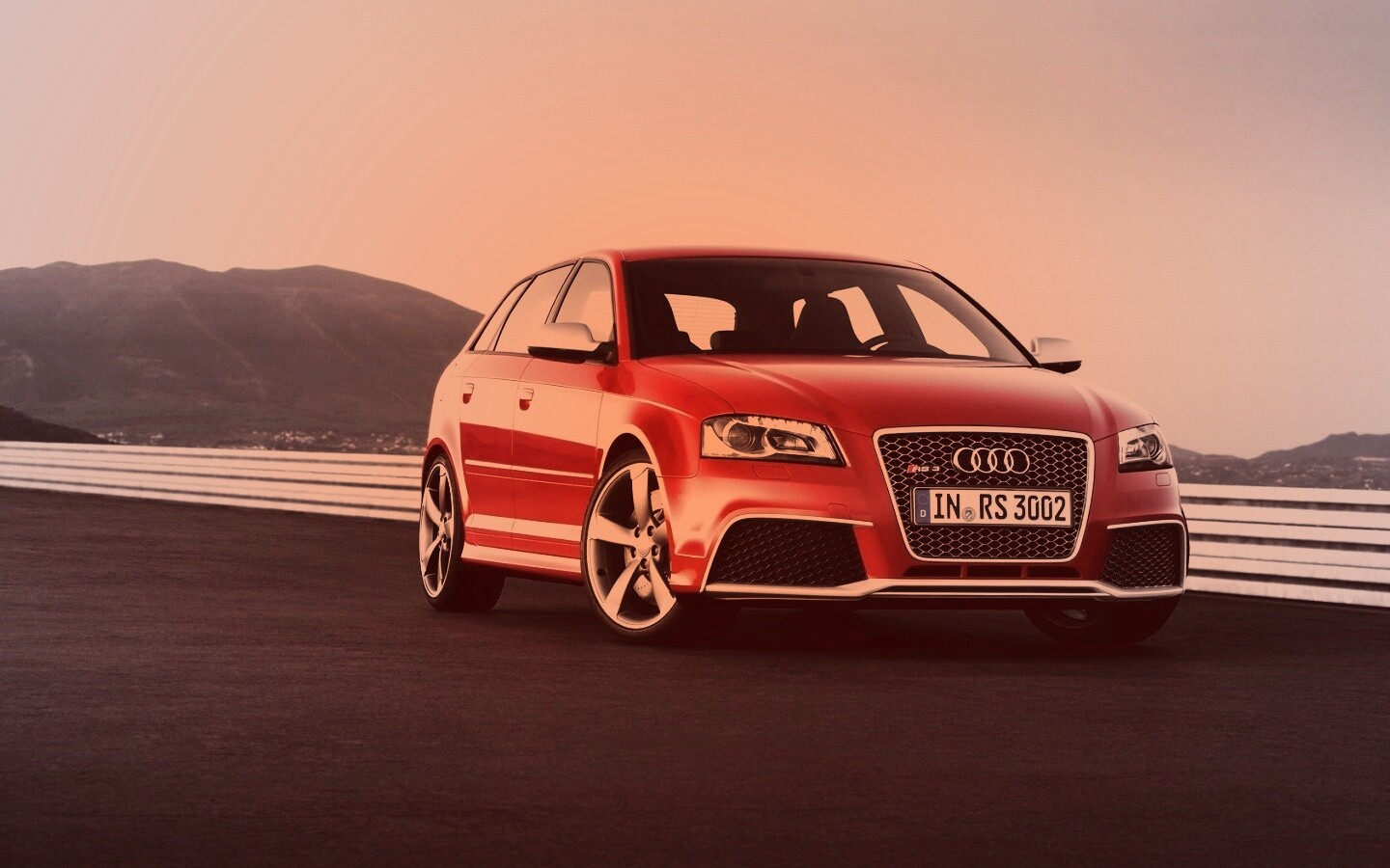 Красная Audi RS3 спереди обои