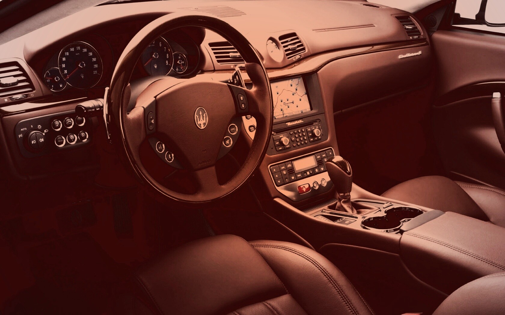 Салон Maserati Granturismo обои