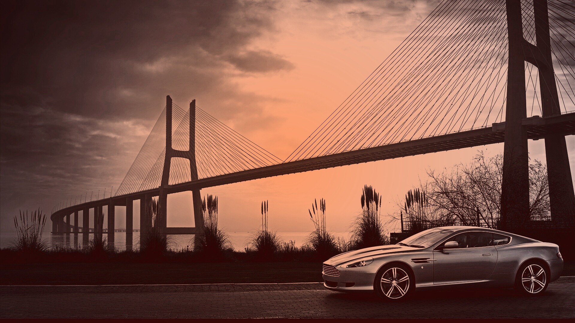 Aston Martin на фоне моста обои