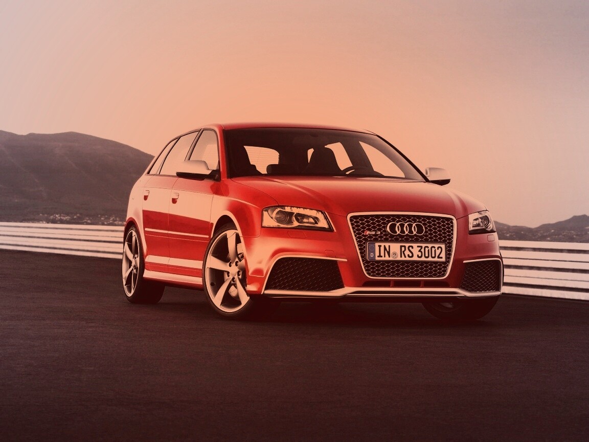 Красная Audi RS3 спереди обои