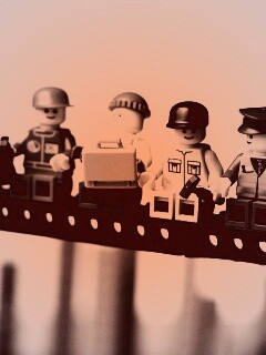 Lego строители обедают на балке обои