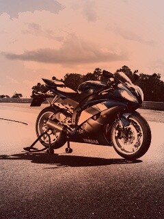 Yamaha R6 на трассе обои