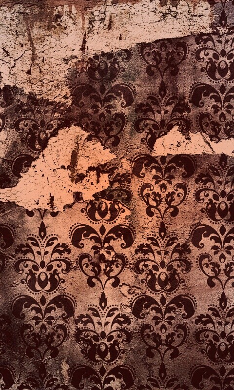 Рваные винтажные обои и штукатурка обои