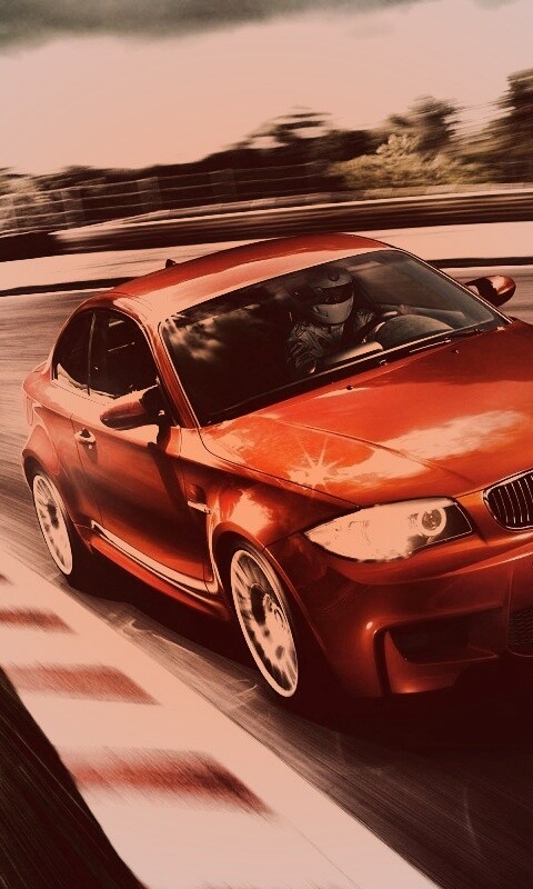 Гонщик за рулем BMW M1 обои