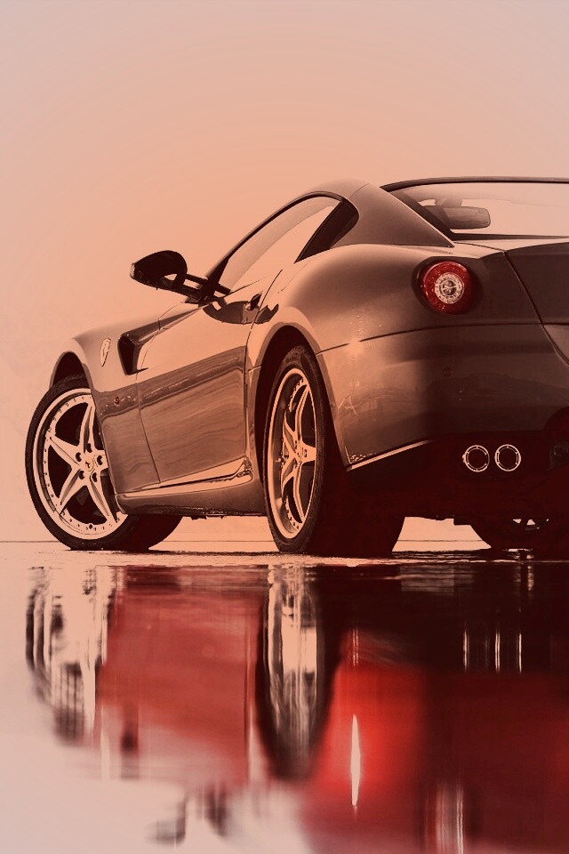 Ferrari в отражении обои