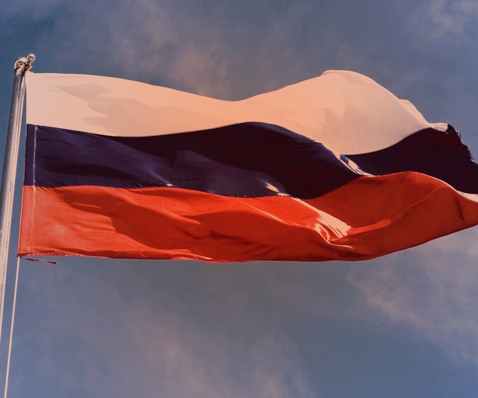 Флаг России на флагштоке обои