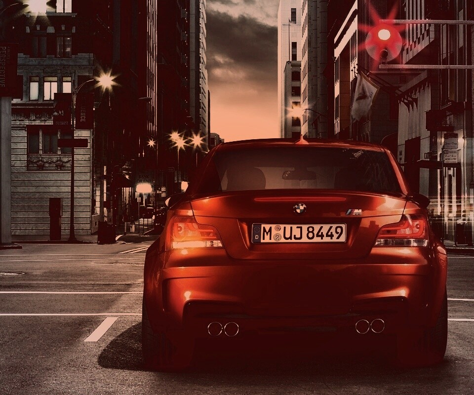 BMW M1 на улицах города обои