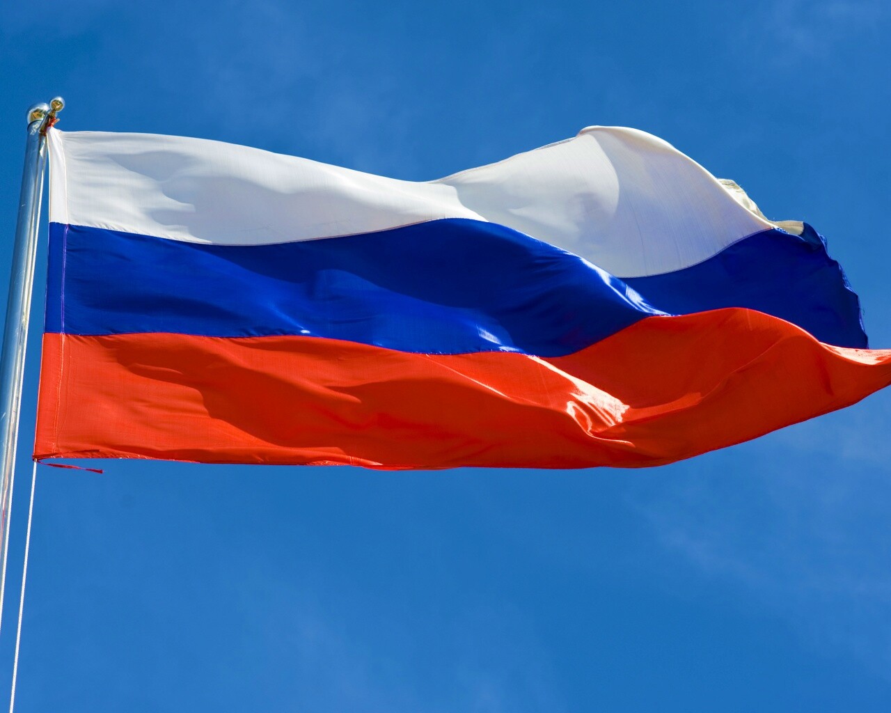 Флаг России на флагштоке обои