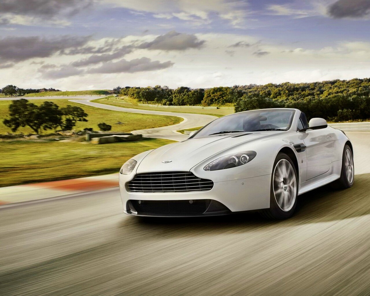 Aston Martin обои