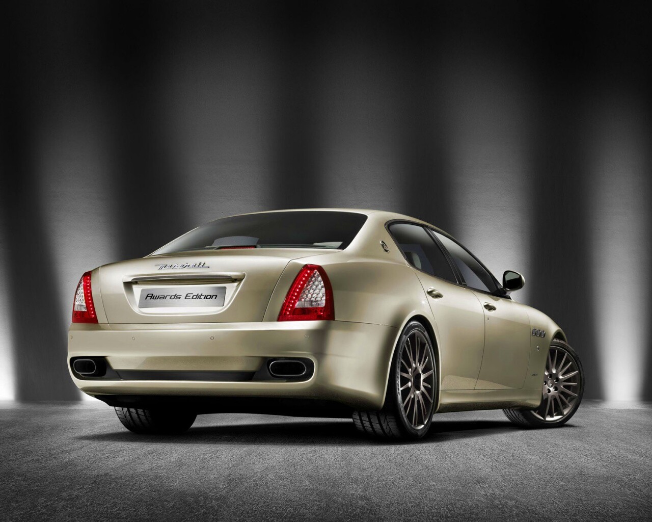 Maserati Quattroporte обои