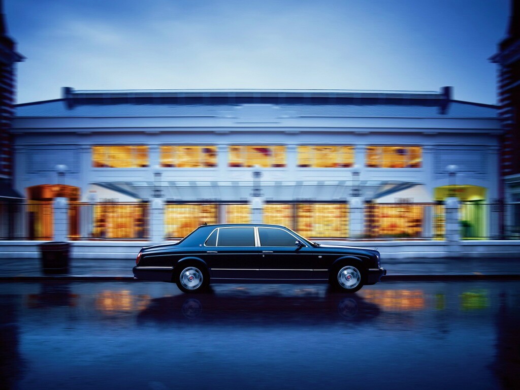 Бентли в городе обои