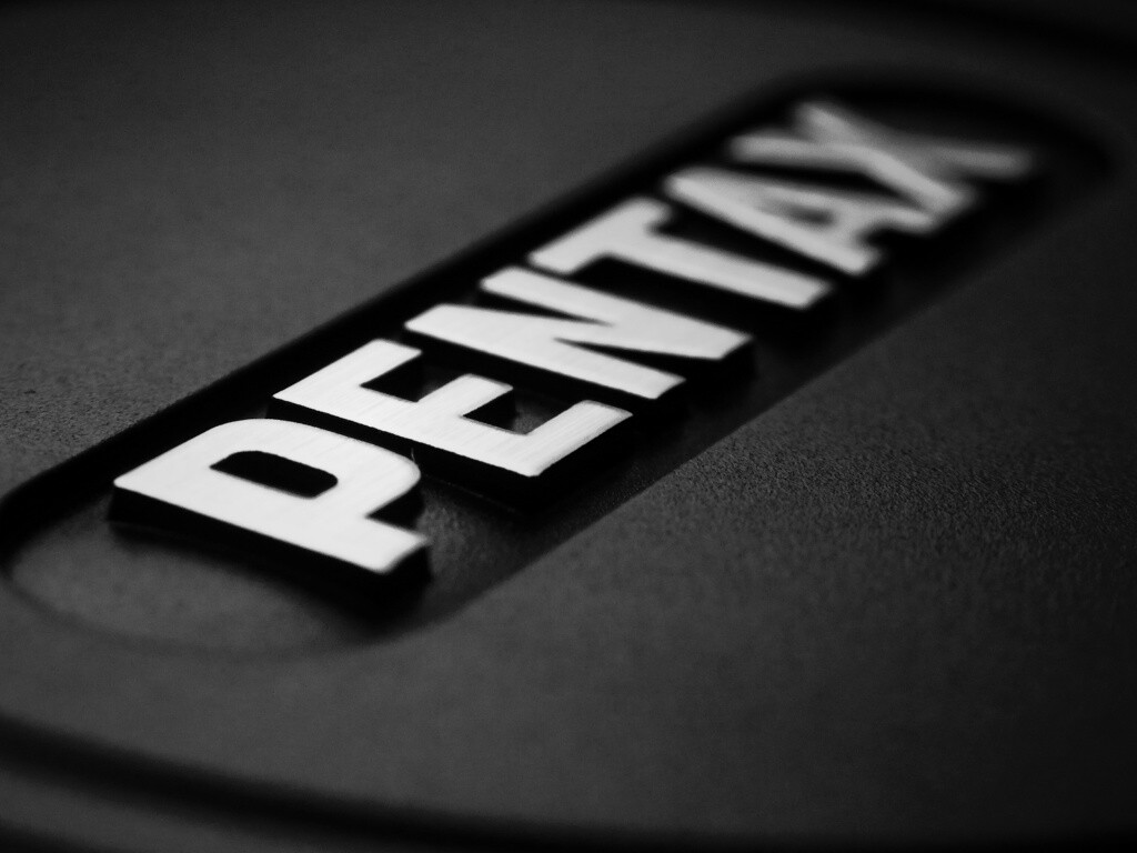 Фотоаппарат пентакс лого обои