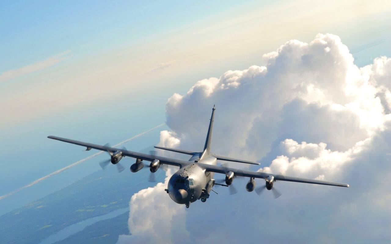 Самолет АС-130 обои