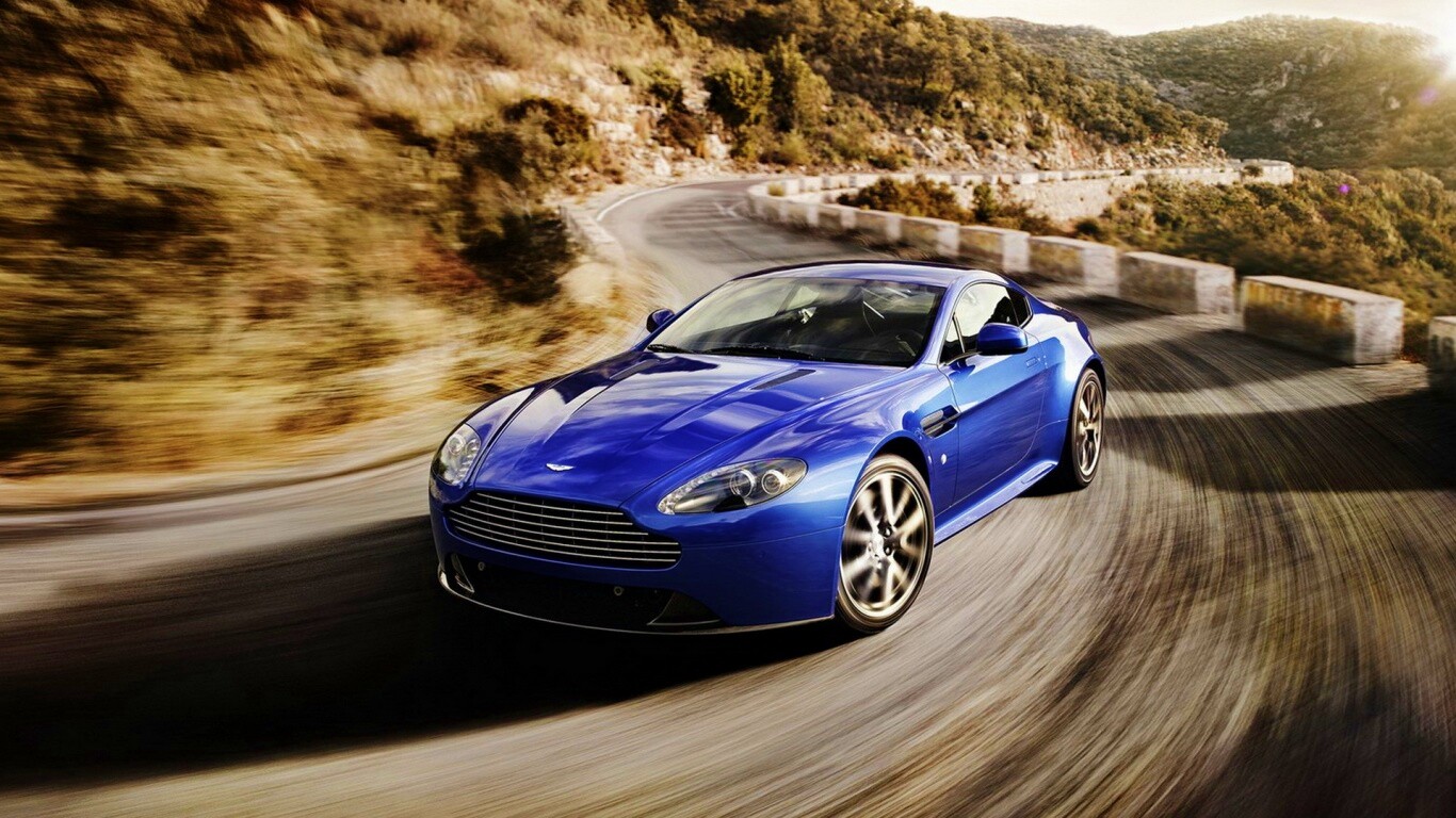 Синий Aston Martin обои