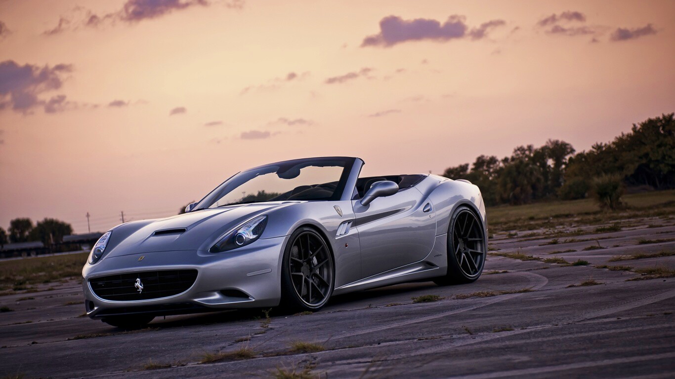 Ferrari на взлетном поле обои