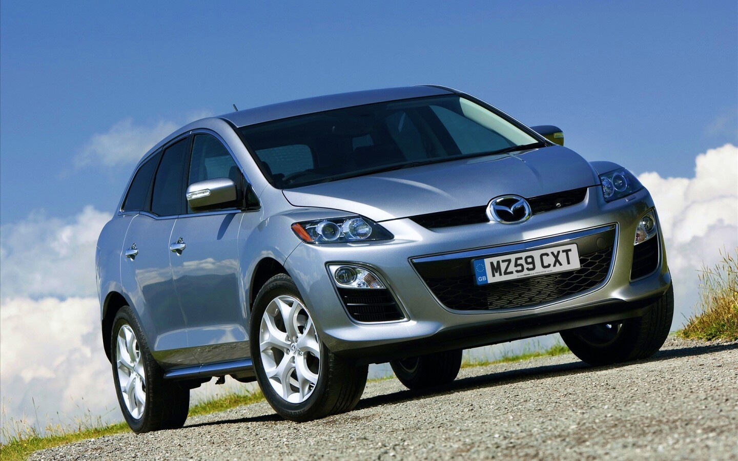 Кроссовер Mazda обои