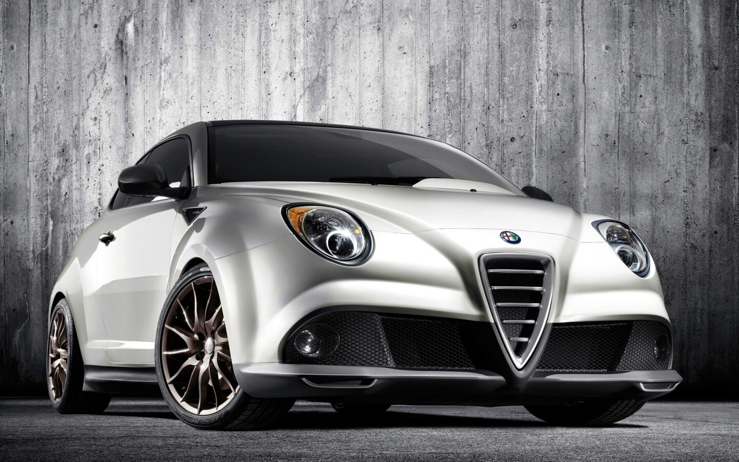 Alfa-Romeo вид спереди обои