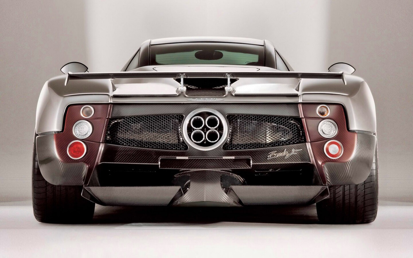 Pagani Zonda сзади обои
