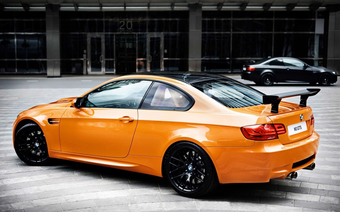 Оранжевый BMW M3 обои