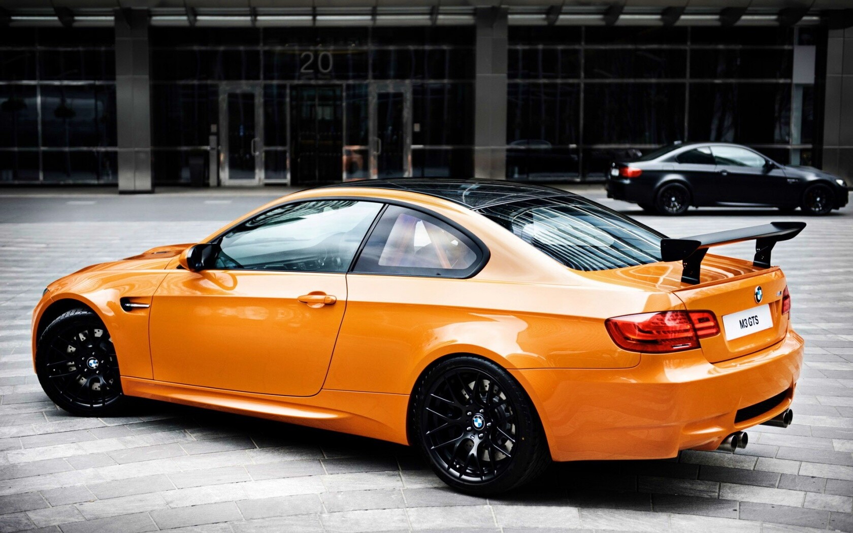 Оранжевый BMW M3 обои