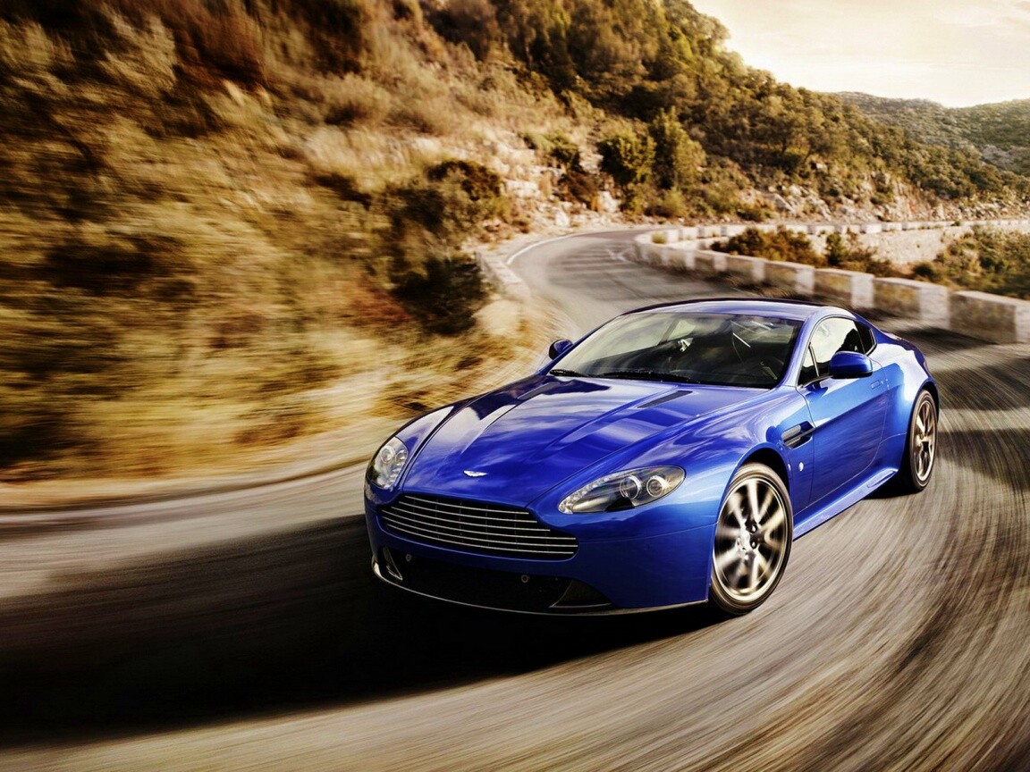 Синий Aston Martin обои