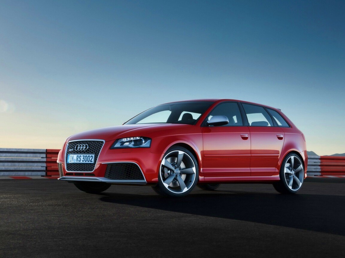 Фотосессия Audi RS3 на треке обои