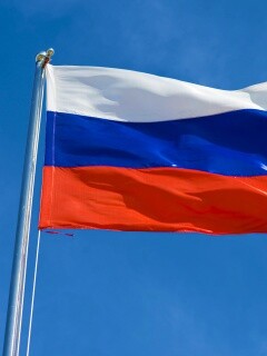 Флаг России на флагштоке обои