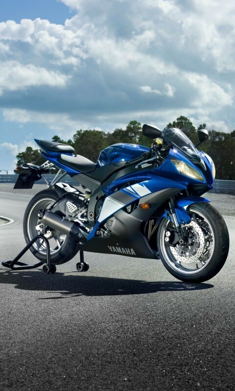 Yamaha R6 на трассе обои
