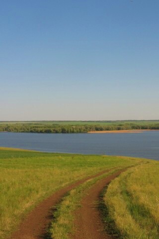 Дорога спускается к воде обои