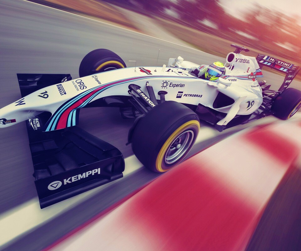 Гоночный болид F1 обои
