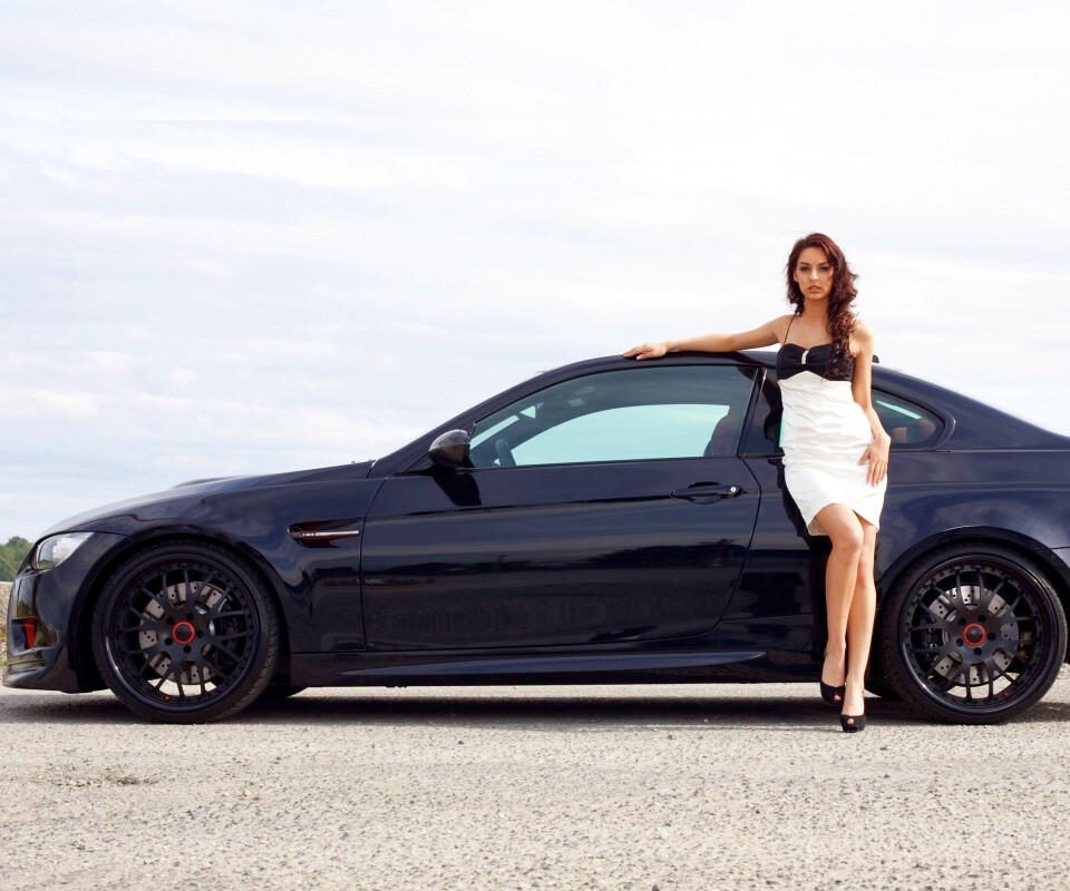 BMW и девушка обои