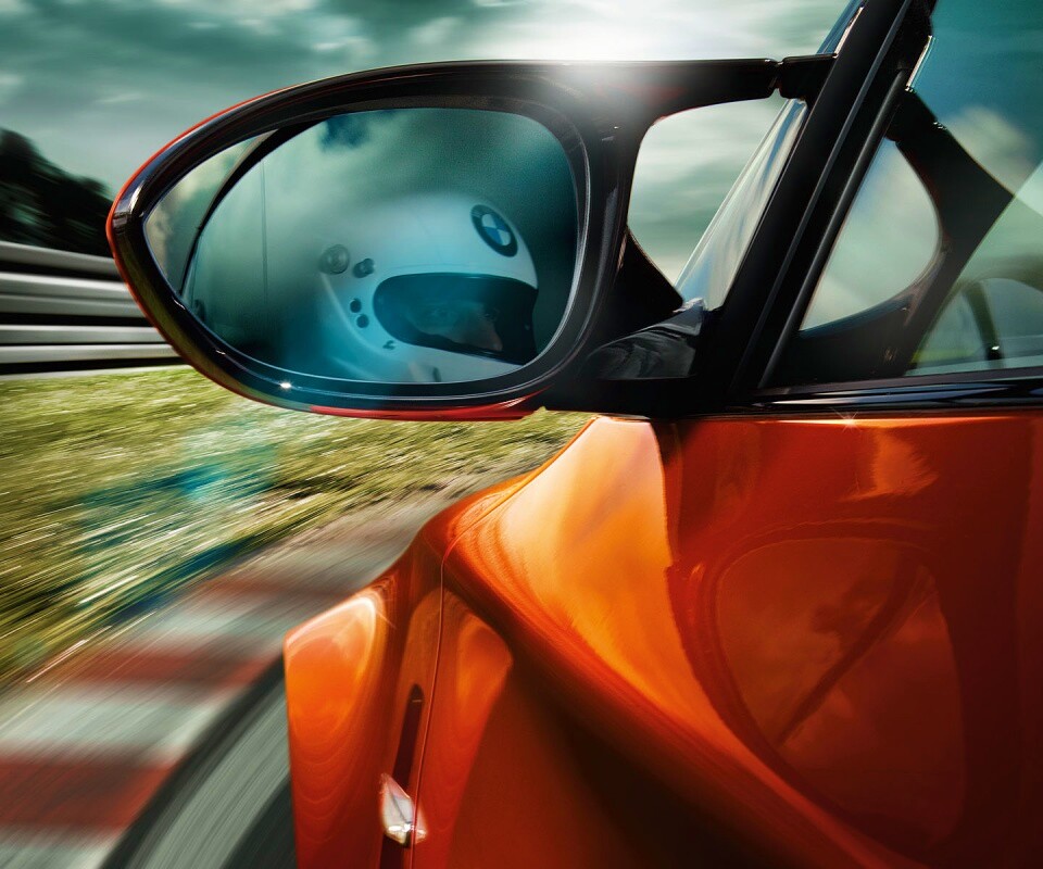 Отражение в боковом зеркале BMW M1 обои