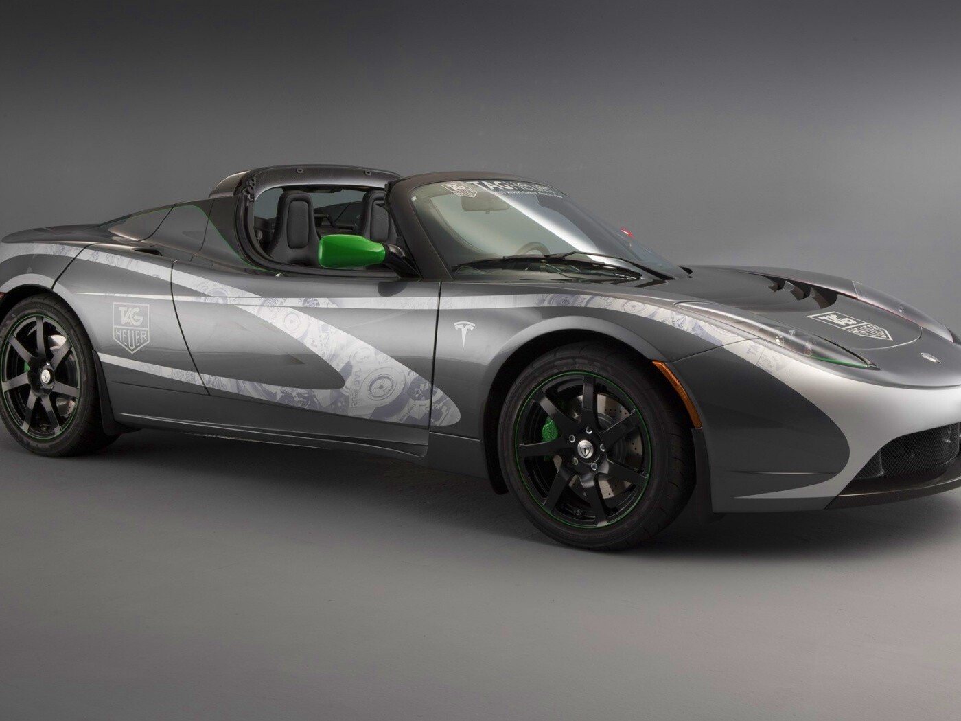Tag Heuer Tesla Roadster обои