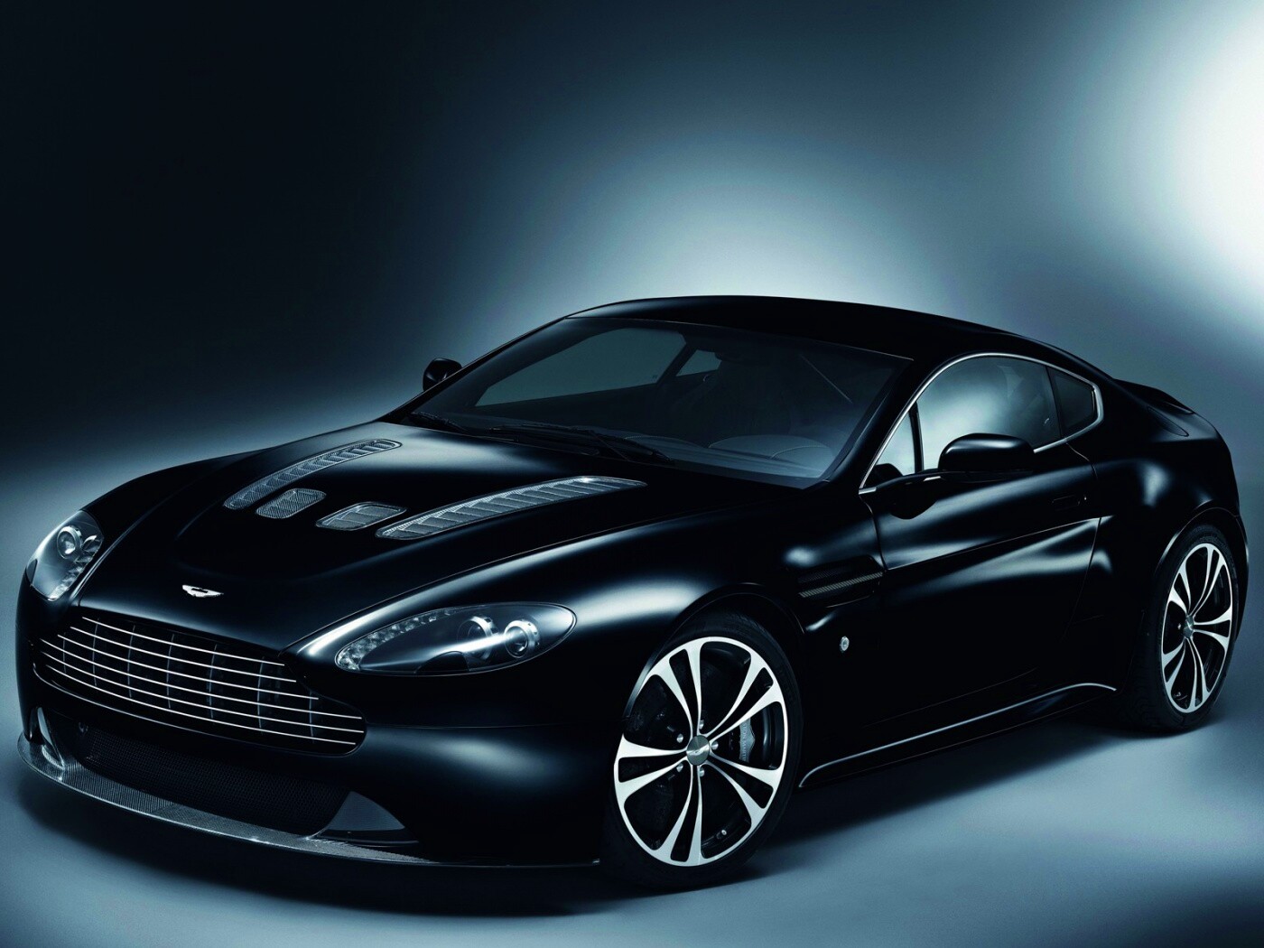 Aston Martin обои