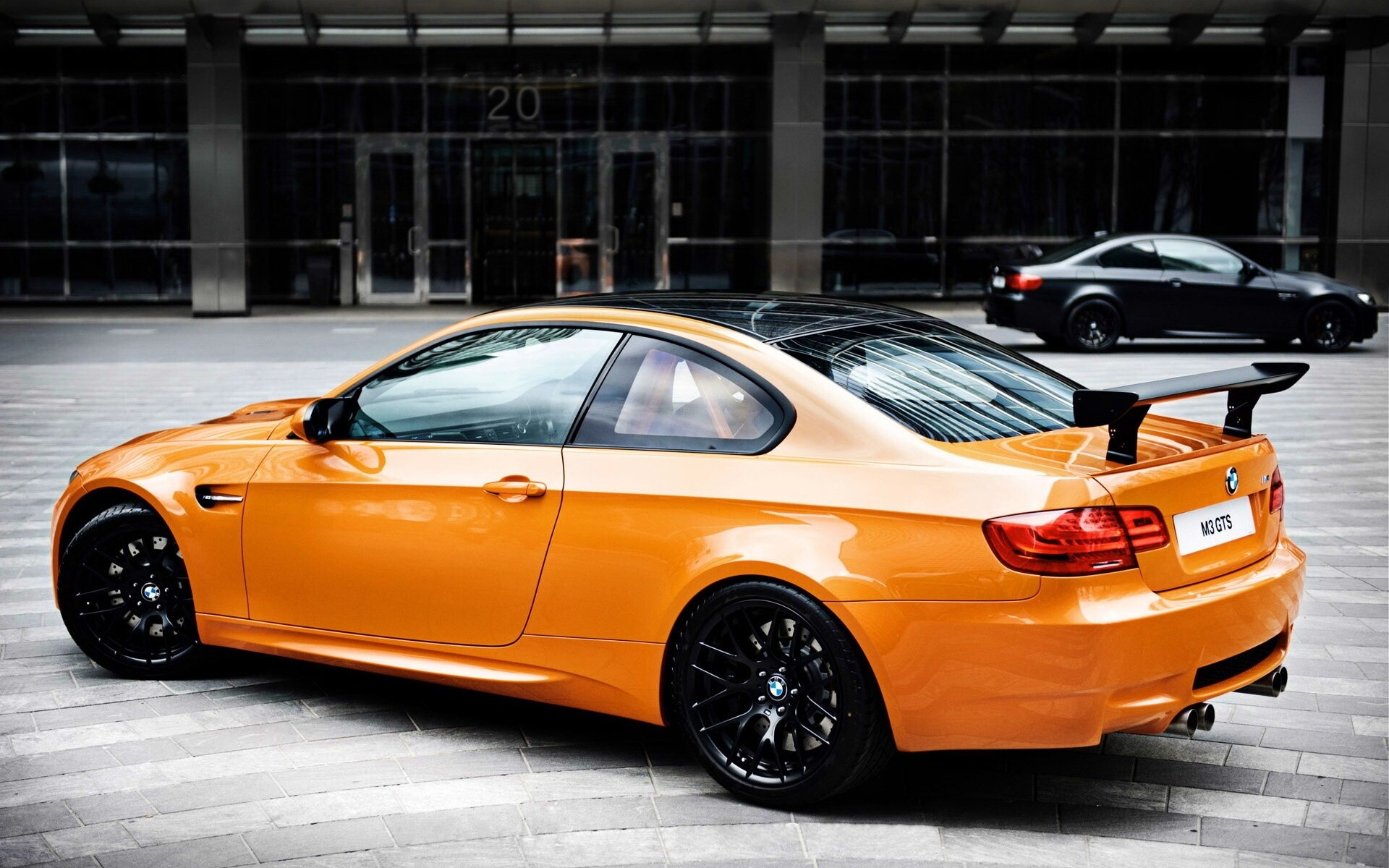 Оранжевый BMW M3 обои